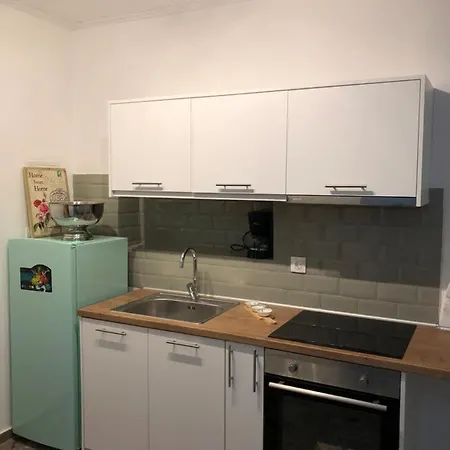 Jerry Afro 2 Apartment